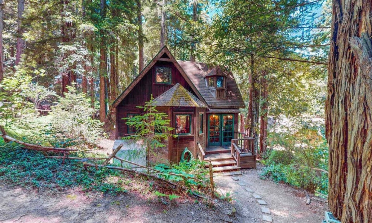 Cazadero Cabin | Cazadero 1BR A-frame cabin with hot tub for two — dog friendly