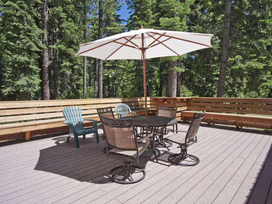 Sunnyside House | CedarCrest - West Shore Cabin - Remodeled w/ Hot Tub - Private HOA Beach