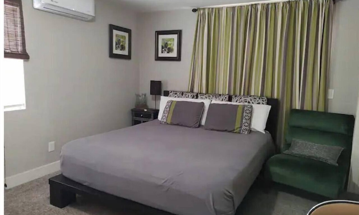 Las Vegas Apartment | Central 1 Bedroom Guesthouse w/Private Bath Ideal for Extended Stays