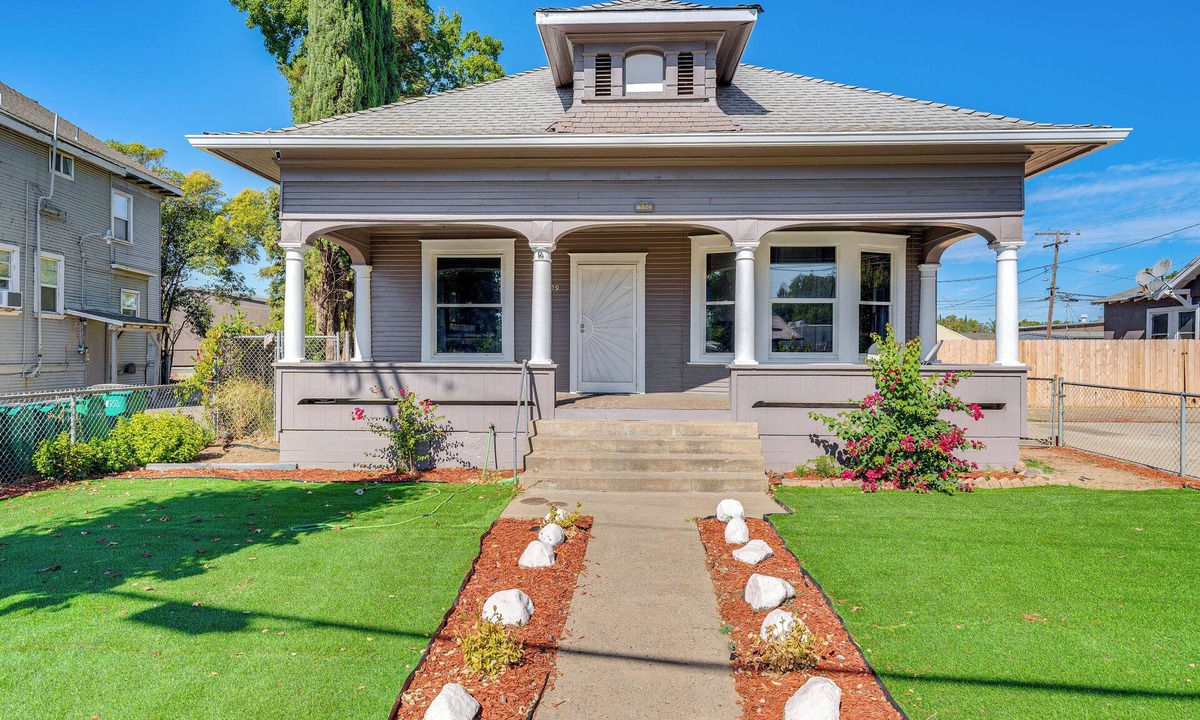 Lodi House | Centrally Located Lodi Home: Walk Downtown!