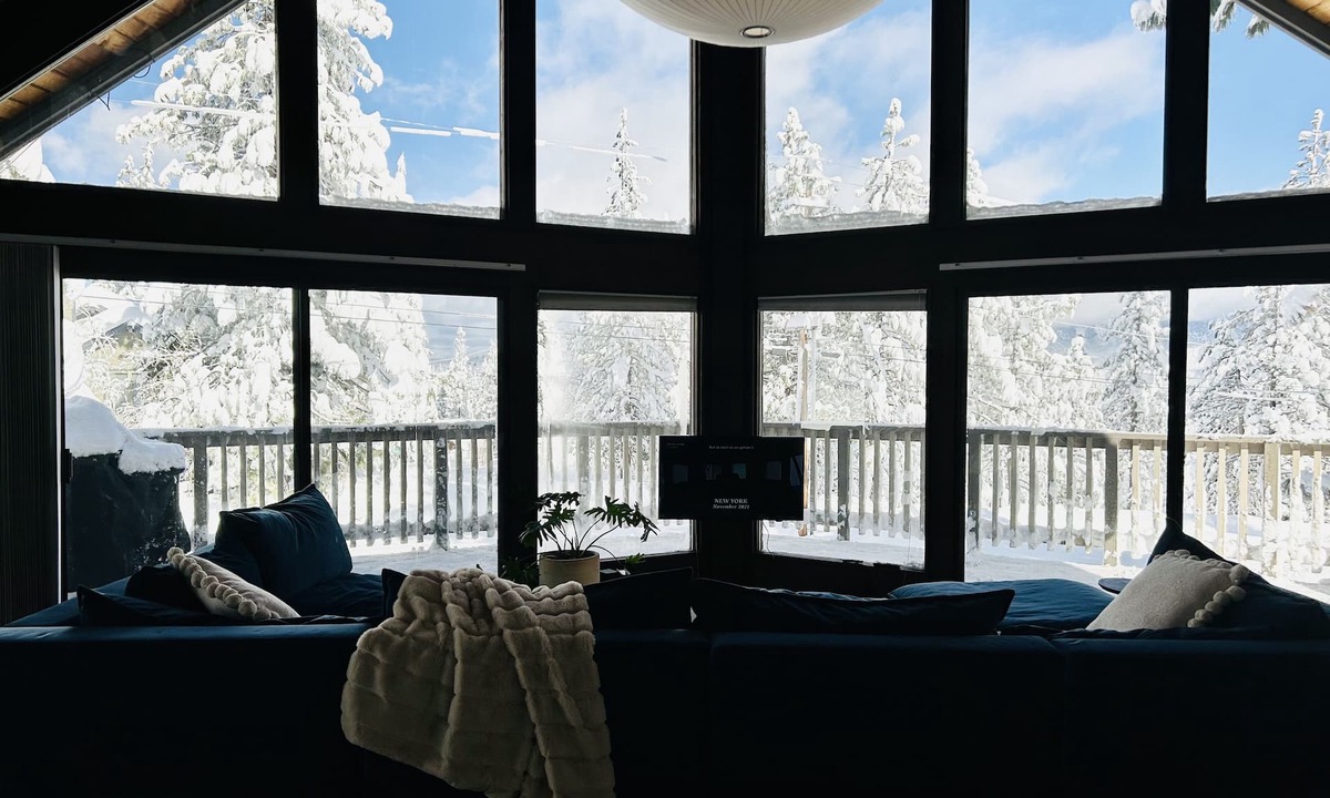 South Lake Tahoe Cabin | Chalet with amazing views! Close to golf, skiing, lake and hiking/biking trials.