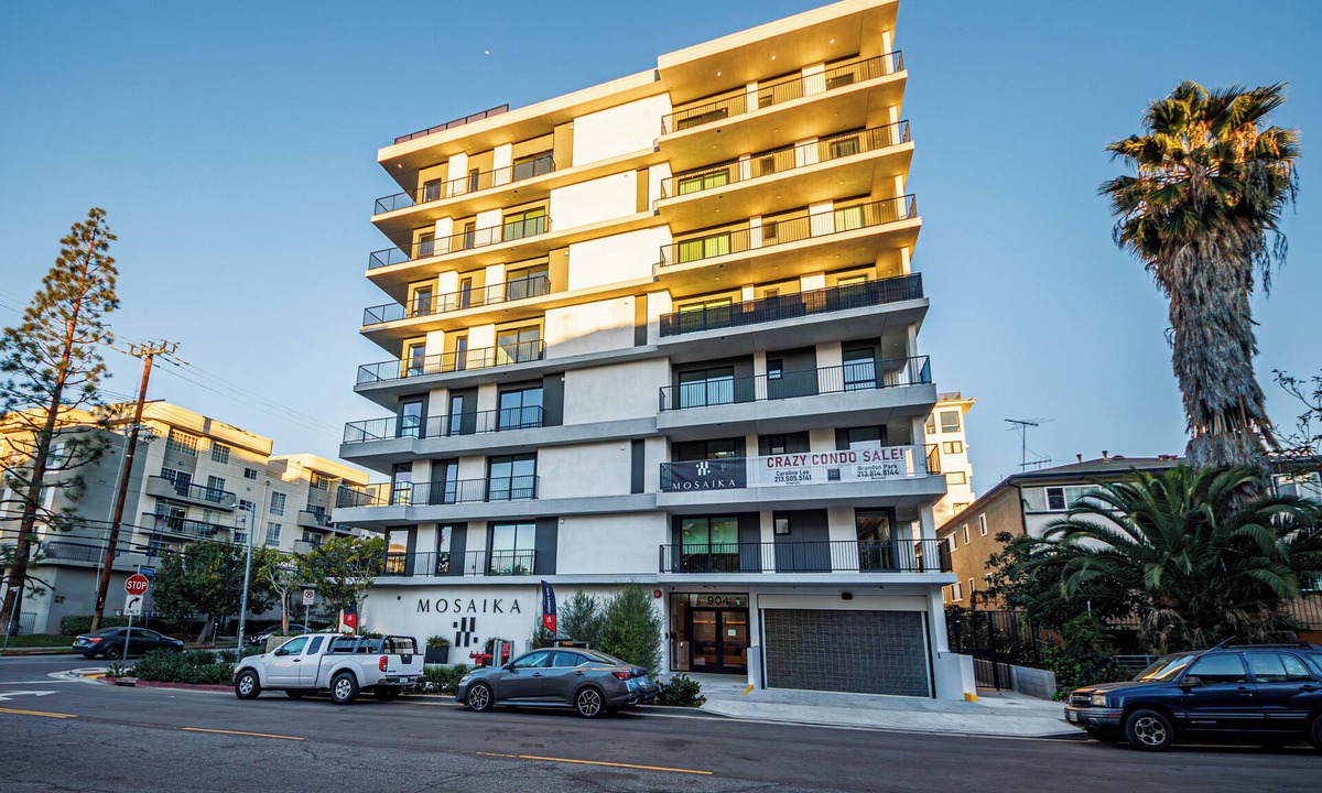 Koreatown Apartment | Charming 1-bedroom apartment with views and parking