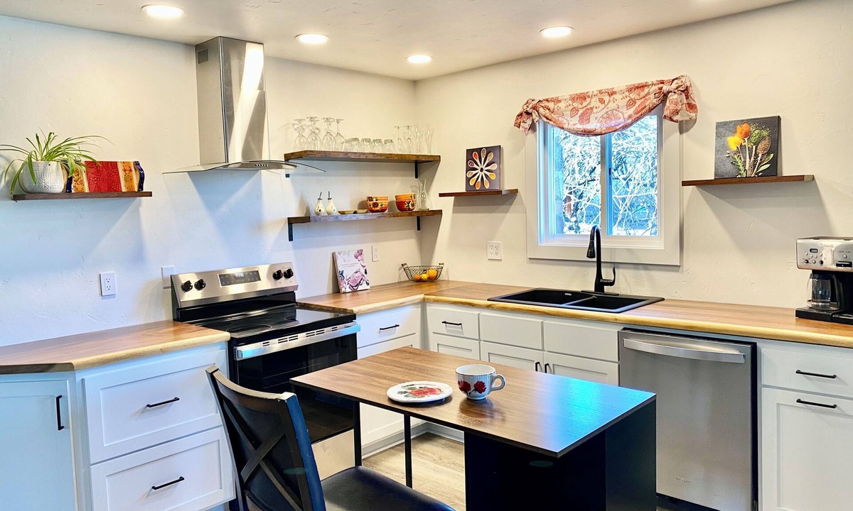 Jackson House | Charming 2-bedroom house in quaint Mokelumne Hill
