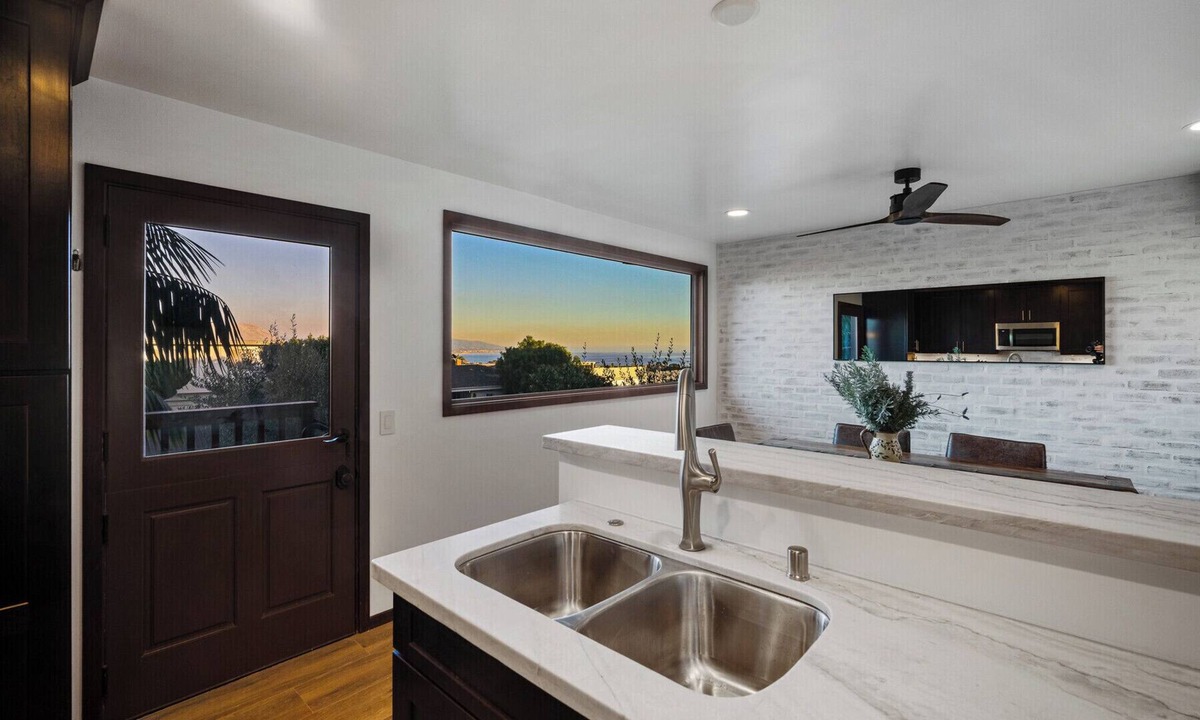 Lantern District Apartment | Charming 2-bedroom apartment with AC, WiFi in welcoming Dana Point