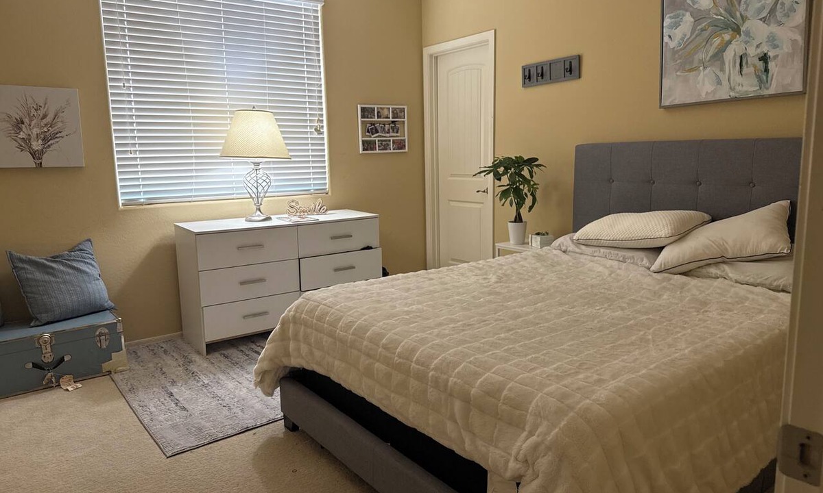 Greer Ranch North House | Charming 3-bedroom house with AC in pleasant Surprise