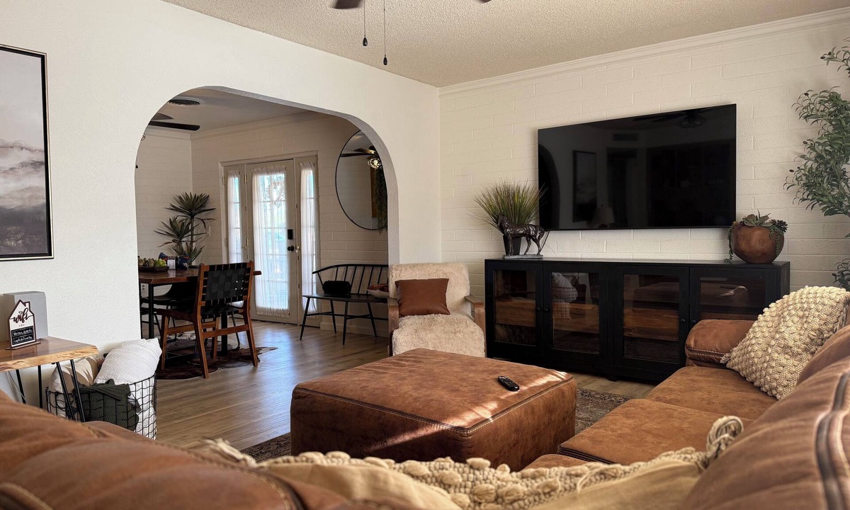 Safford House | Charming 3-bedroom house with WiFi, AC in peaceful Safford