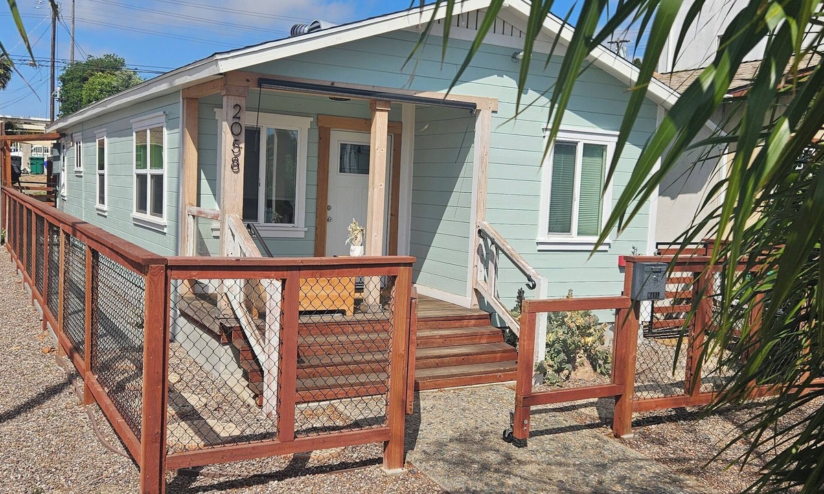 Logan Heights House | Charming Family Friendly Downtown PetcoPark SDHarbor BalboaPark BigBay Beaches+