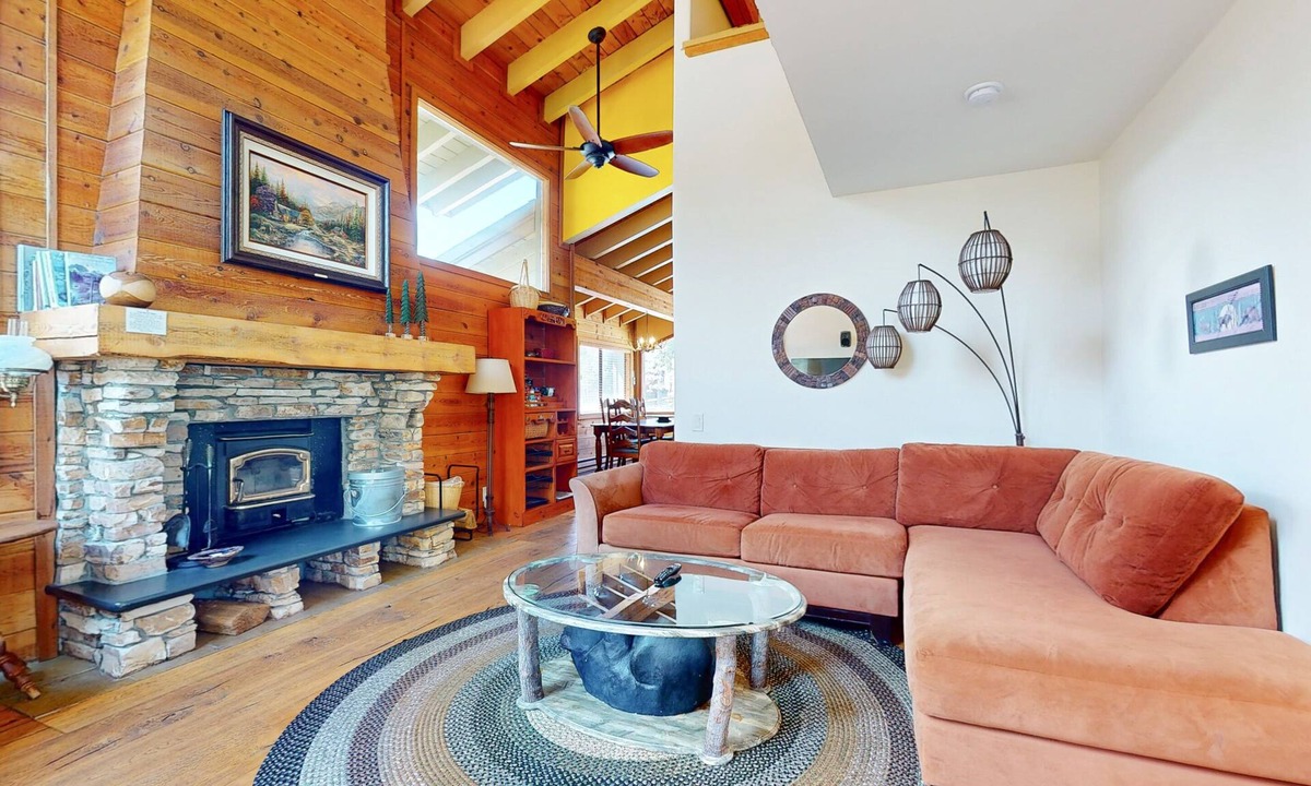 Mammoth Lakes Condo | Charming Home, Dual Master Suites, Balcony, Quiet Forest Setting. Near Trails