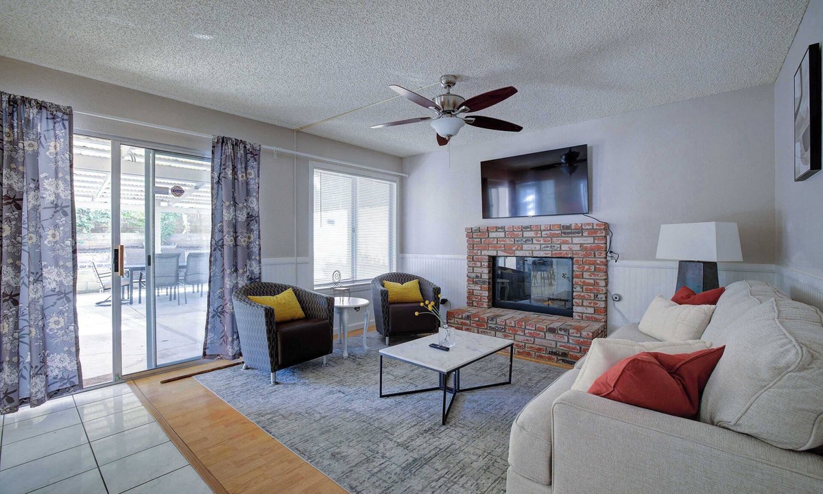 Moreno Valley House | Charming Retreat 4BR - Garage Access｜Relaxing Patio｜Family Friendly #41613