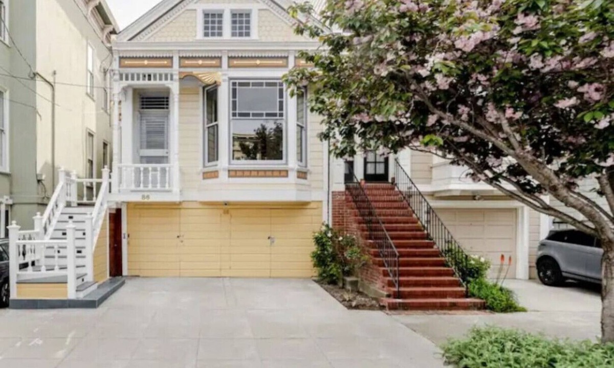 Lower Haight House | Charming Victorian Oasis: Elegant & Spacious Haven