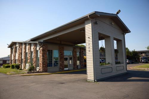 Klamath Falls Hotel | Cimarron Inn Klamath Falls