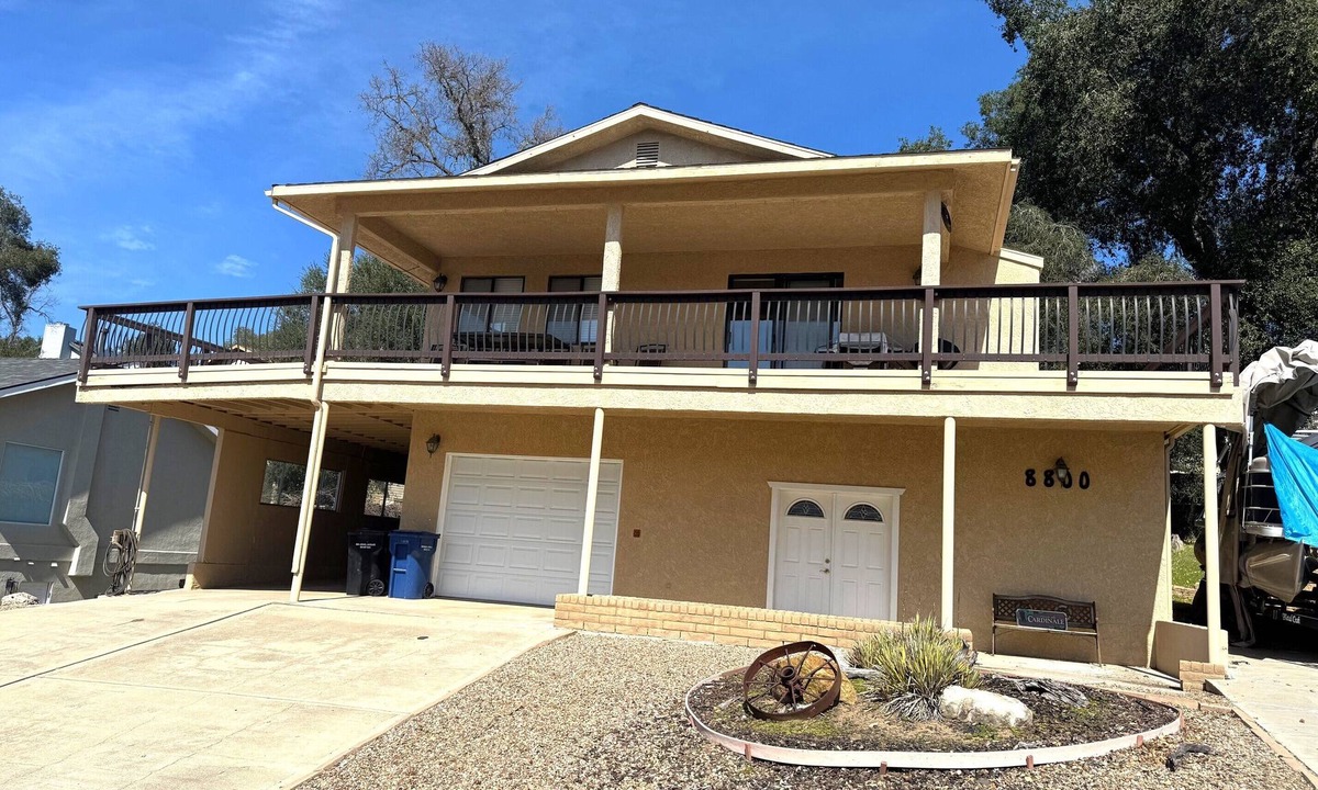 Oak Shores House | Circle Oak Lake View Family Home