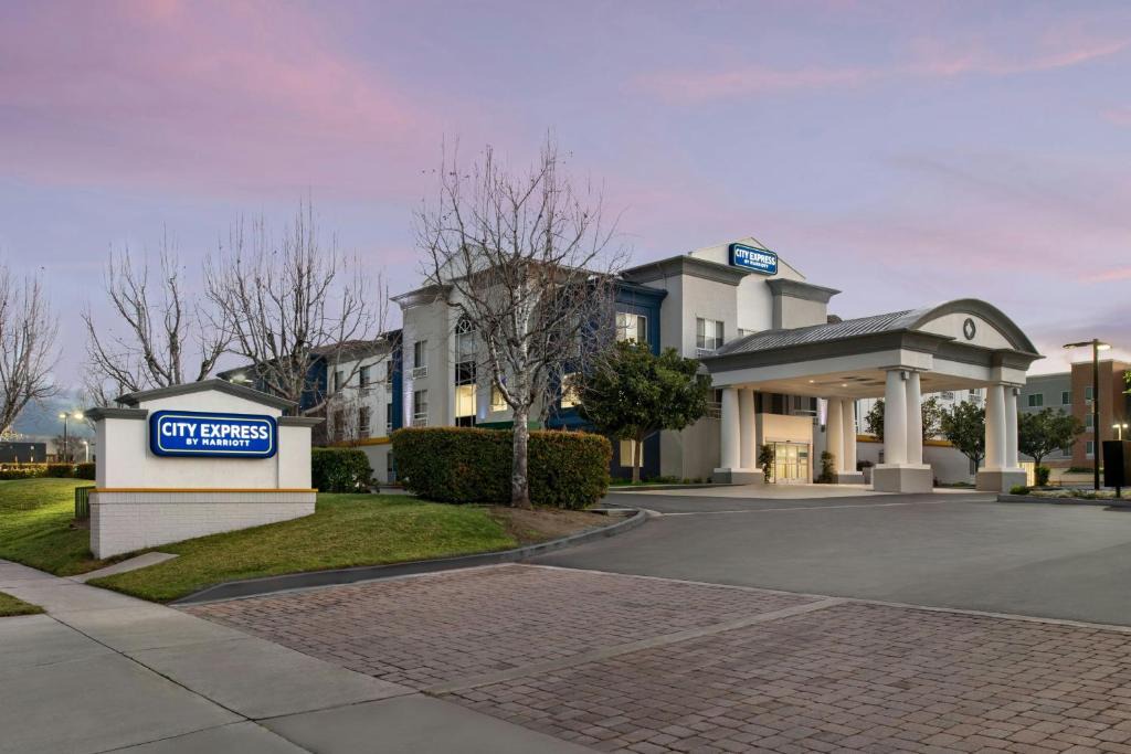Rancho Cucamonga Hotel | City Express By Marriott Rancho Cucamonga