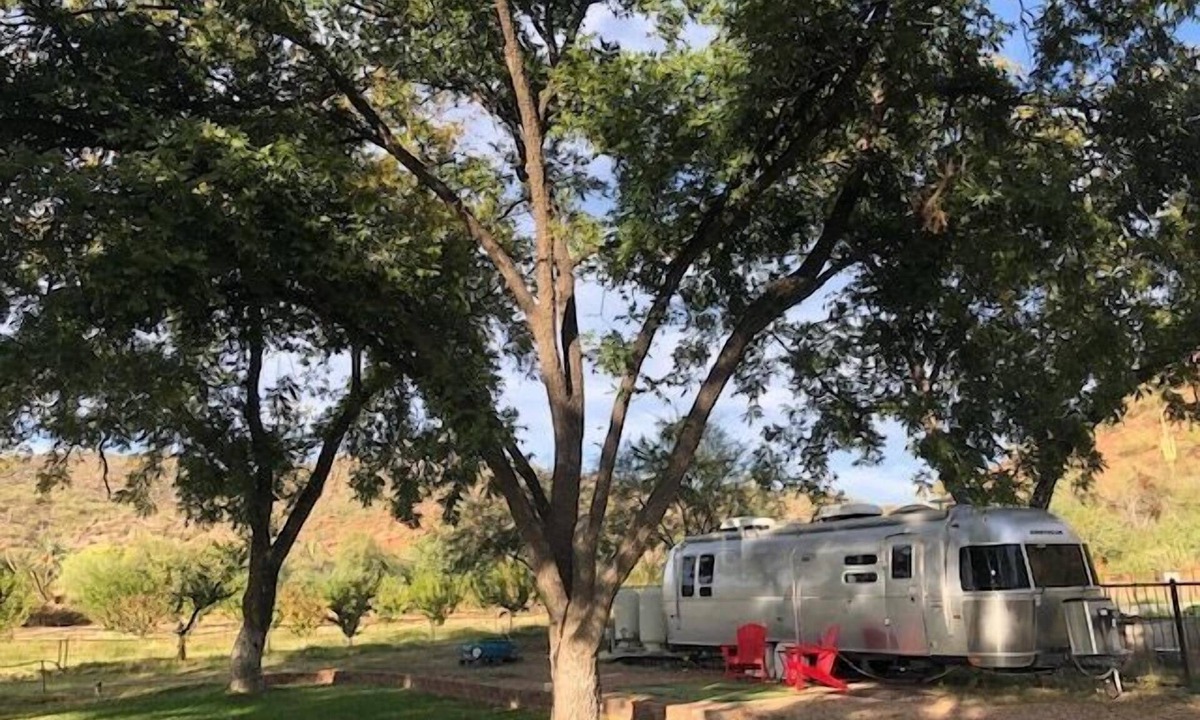 Mammoth House | Classic Airstream on Apricot Meadow in Aravaipa Canyon