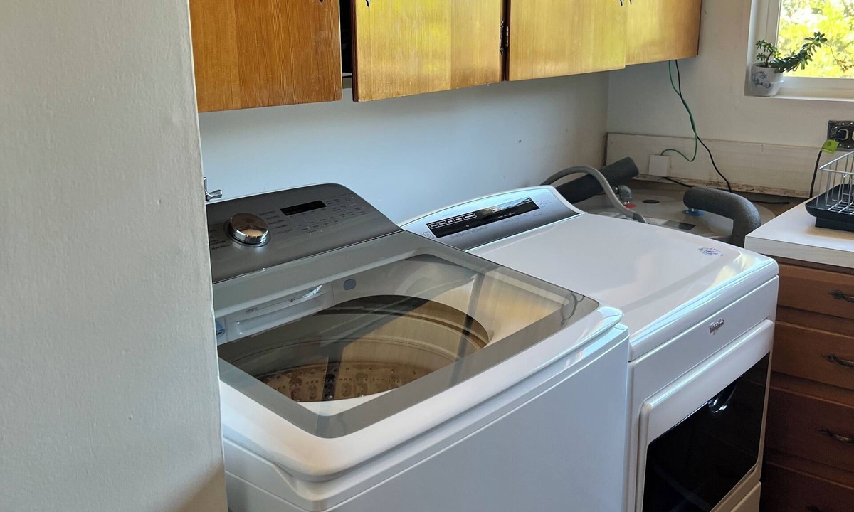 Yreka House | Clean & Quiet Yreka Home with Large Backyard next to Discovery Park.