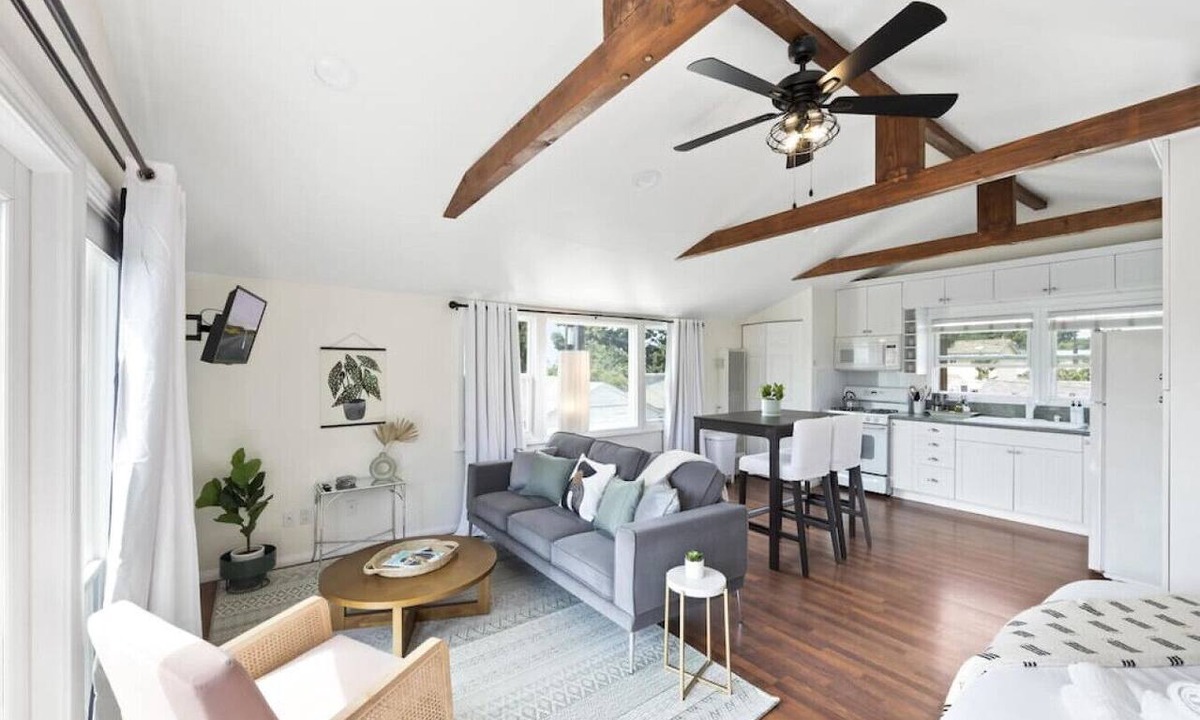 Townsite Apartment | Clementine Crush, Unit 2 | Spacious Studio