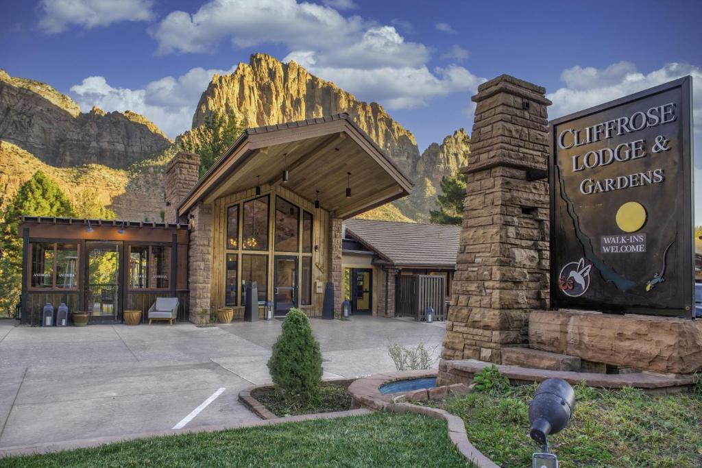 Zion National Park South Entrance Hotel | Cliffrose Springdale, Curio Collection By Hilton