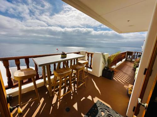 Avalon Villa | Cliffside villa w pool & hot tub