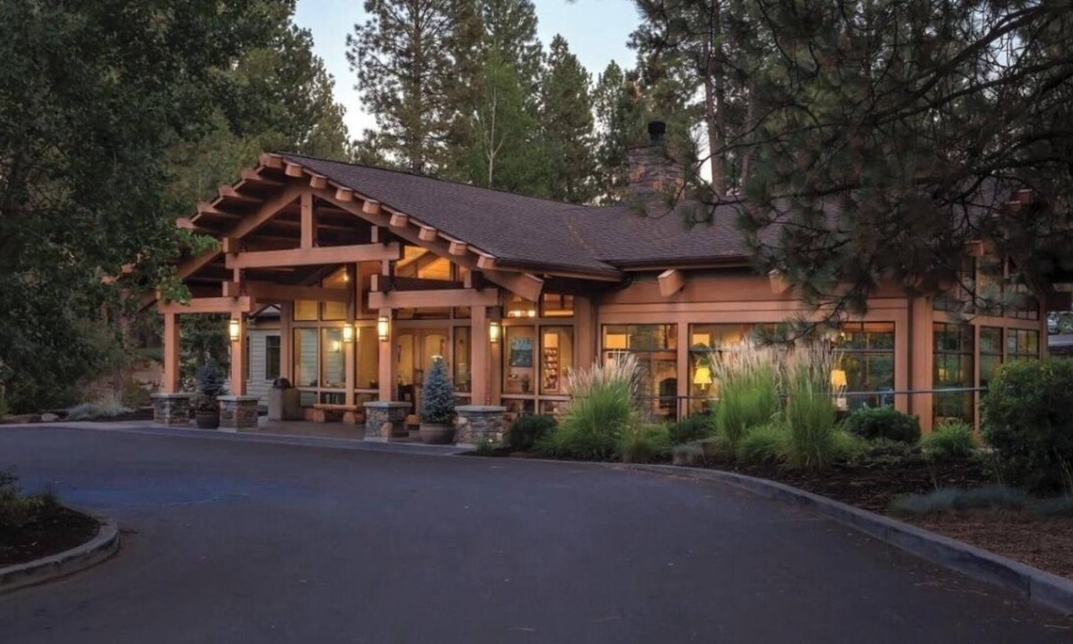 Bend Resort | Closest Resort Condo to Mt. Bachelor Cozy Escape