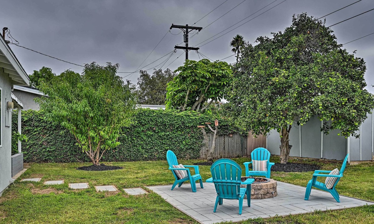 East Side Capistrano House | Coastal Cottage: Walk to Oceanside Harbor!
