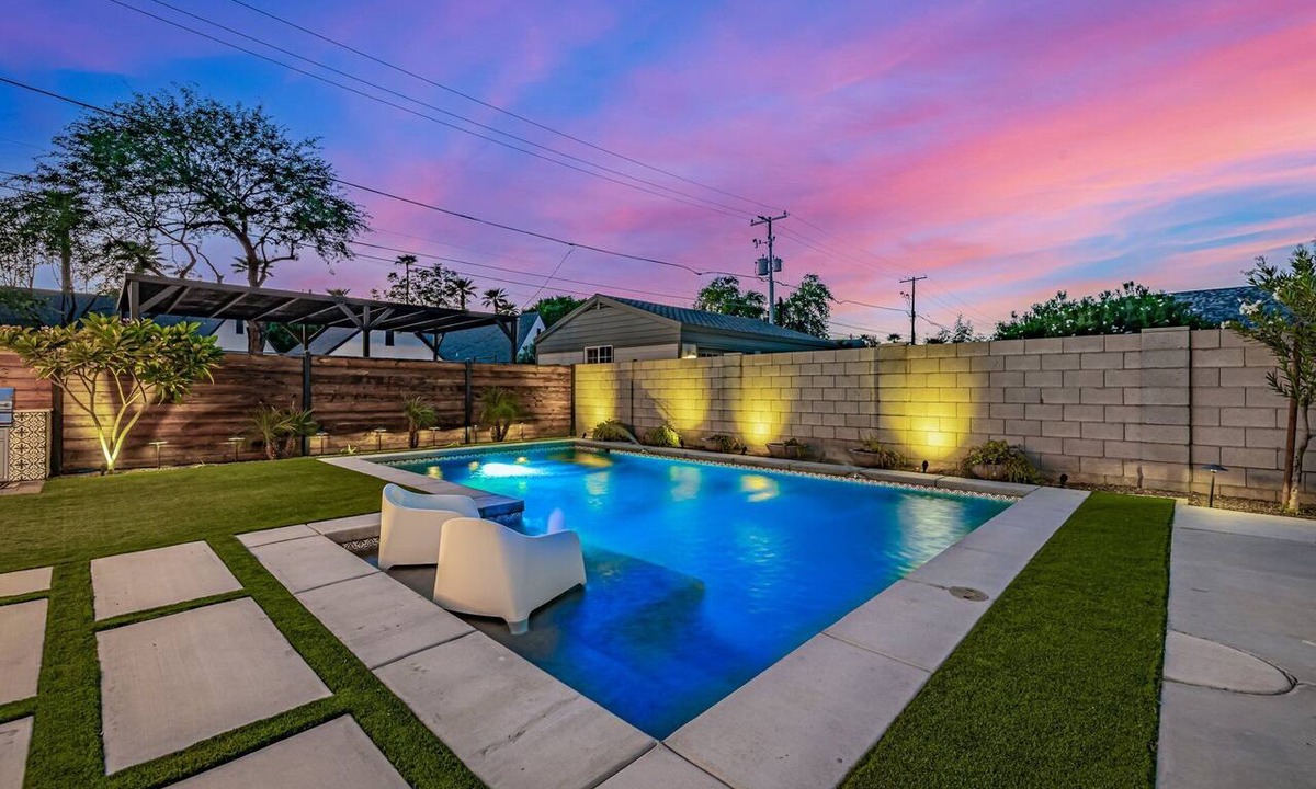 Encanto-Palmcroft House | Cocktails & Cacti | Encanto-Palmcroft Villa | Temp-Controlled Pool + Hot Tub | 4 Suites
