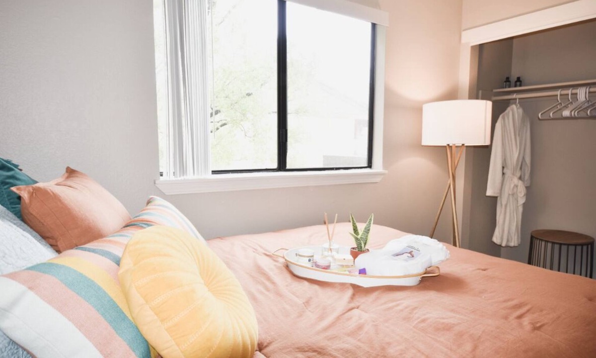 Citrus Heights Apartment | Colorful & Cozy King & Queen Suite