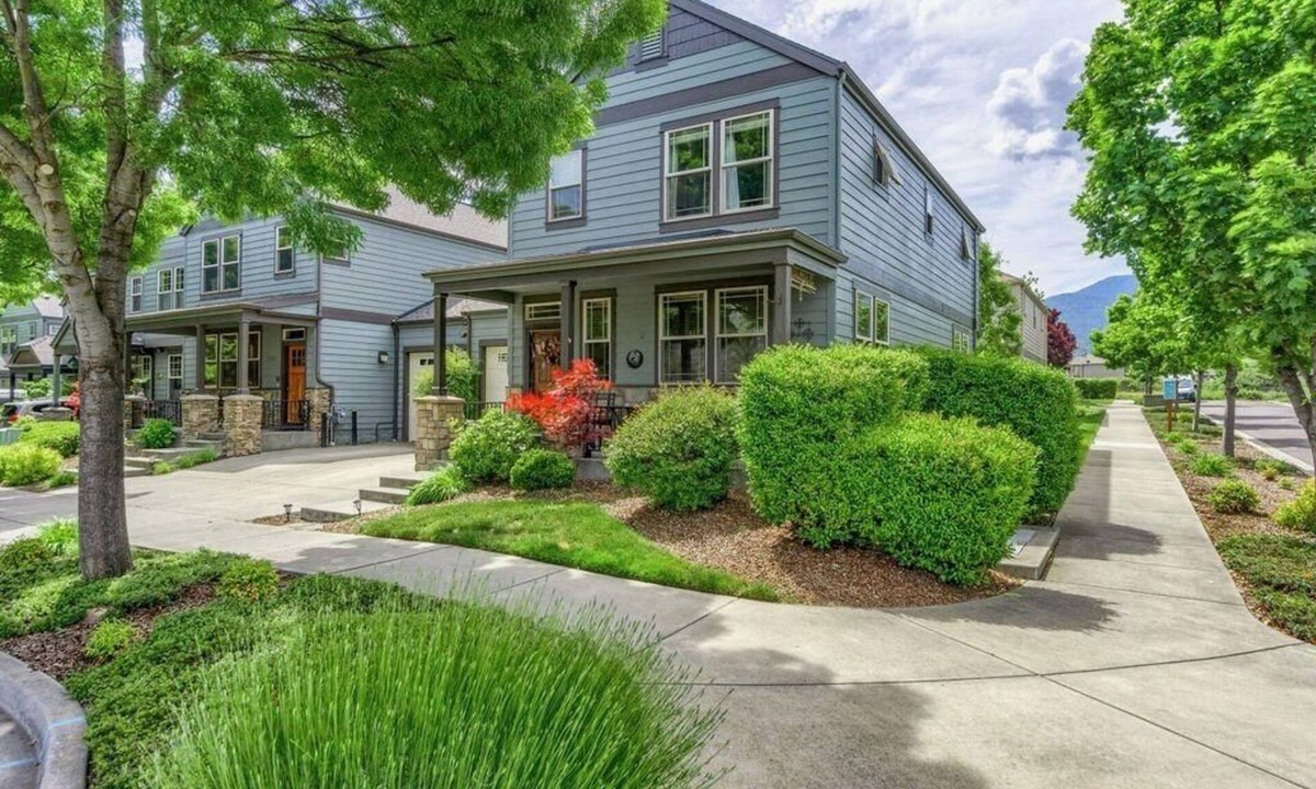 Ashland House | Comfort and calm in Ashland