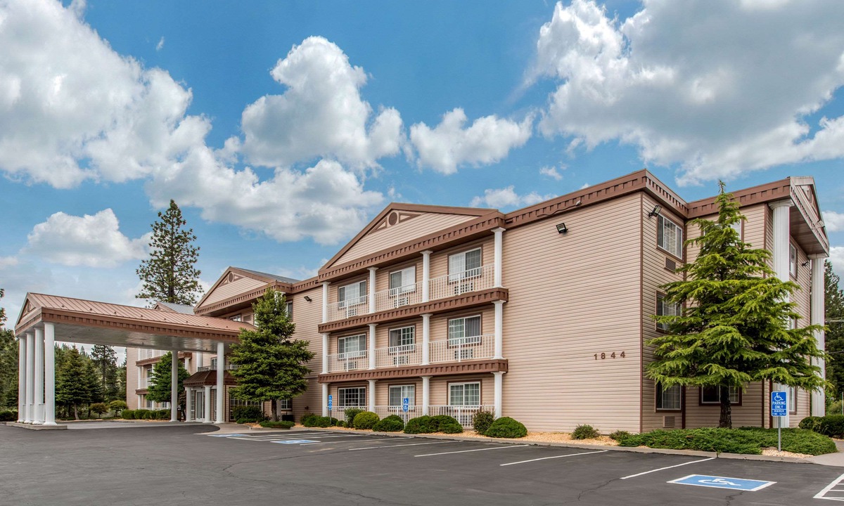 Weed Hotel | Comfort Inn Central Weed