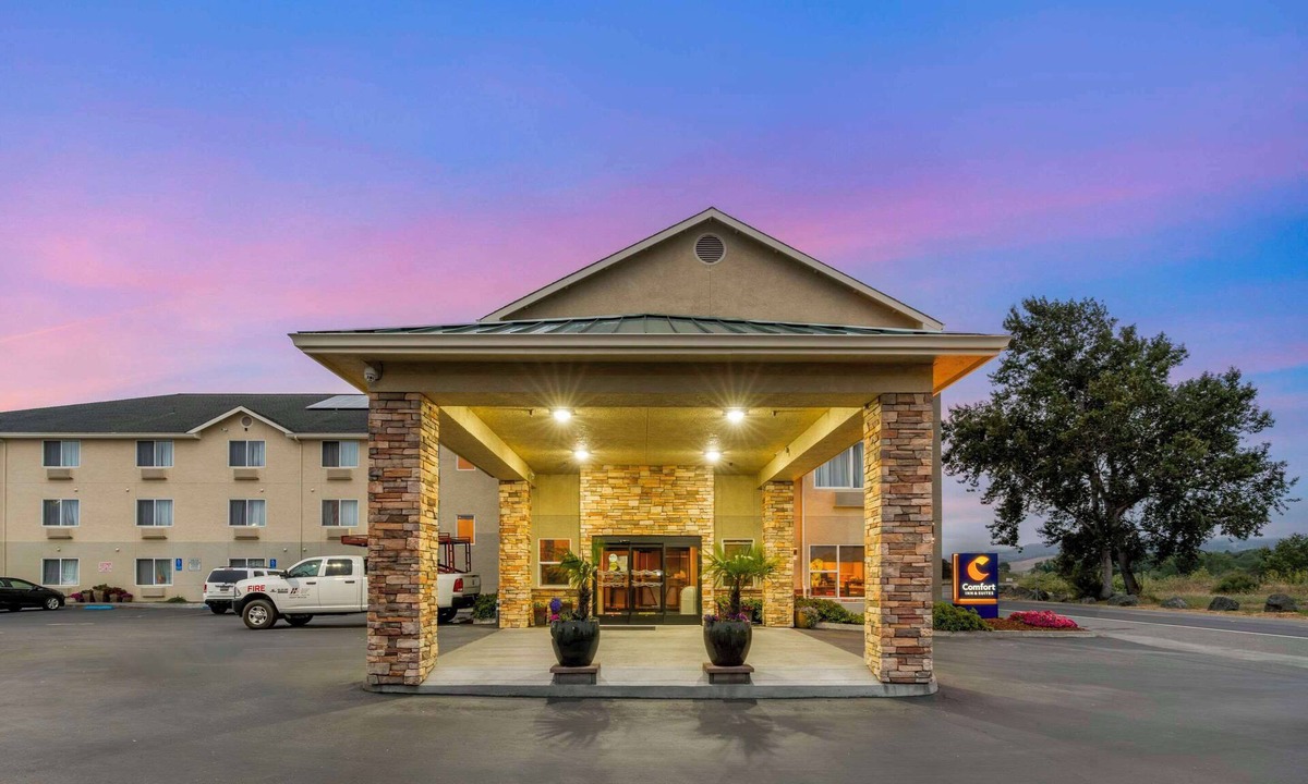 Fortuna Hotel | Comfort Inn & Suites Redwood Country