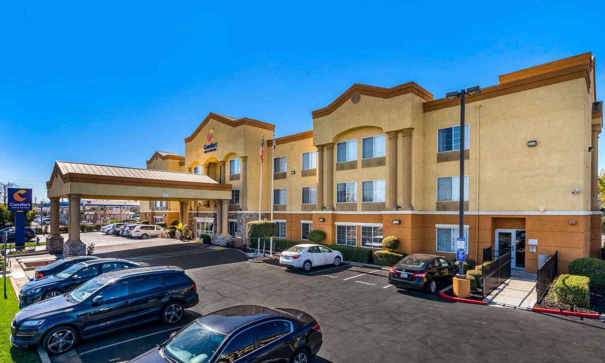 Southeastern Sacramento Hotel | Comfort Inn & Suites Sacramento – University Area