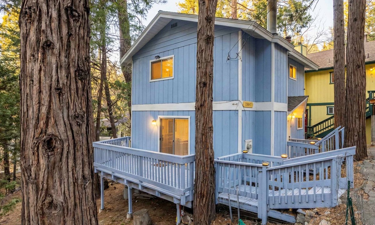 Crestline House | ‼️Comfy 2BR Getaway Near Lake Grego w/Mtn Views
