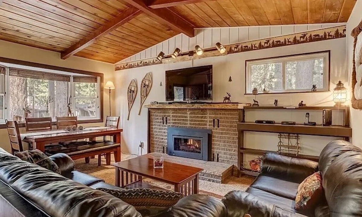 South Lake Tahoe Cabin | Comfy Fully Furnished Tahoe Cabin-Quiet Neighborhood Near Trails, Lake