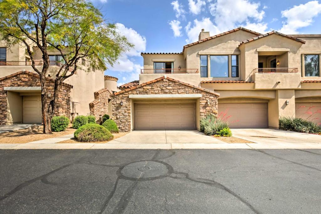 Talon Retreat House | Community Pool, Golf & Tennis: Scottsdale Retreat
