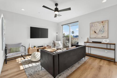 Villa De Paz House | Copper Sky Townhome - Pool & Gym
