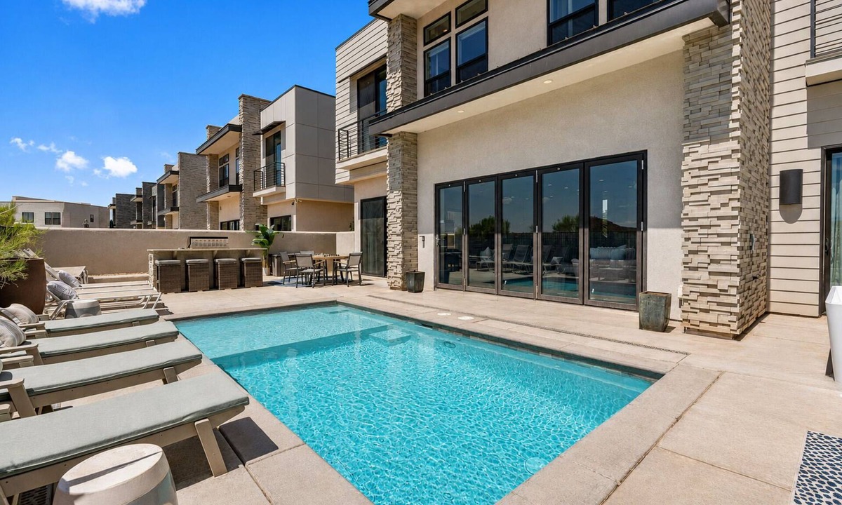 Washington House | Coral Canyon Estates: 2 Private Pools + Cold Plunge