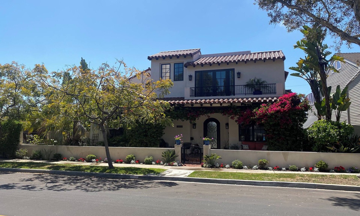 Coronado House | Coronado Beach House - One and a half blocks to beach