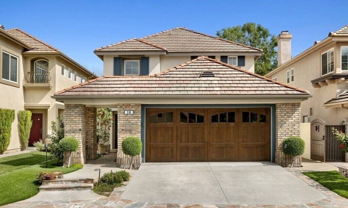 Wagon Wheel House | Coto De Caza Modern Home, Golf Course View