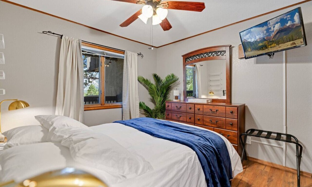 Flagstaff Condo | Country Club Condo, Xbox, Firepit, Pet Friendly
