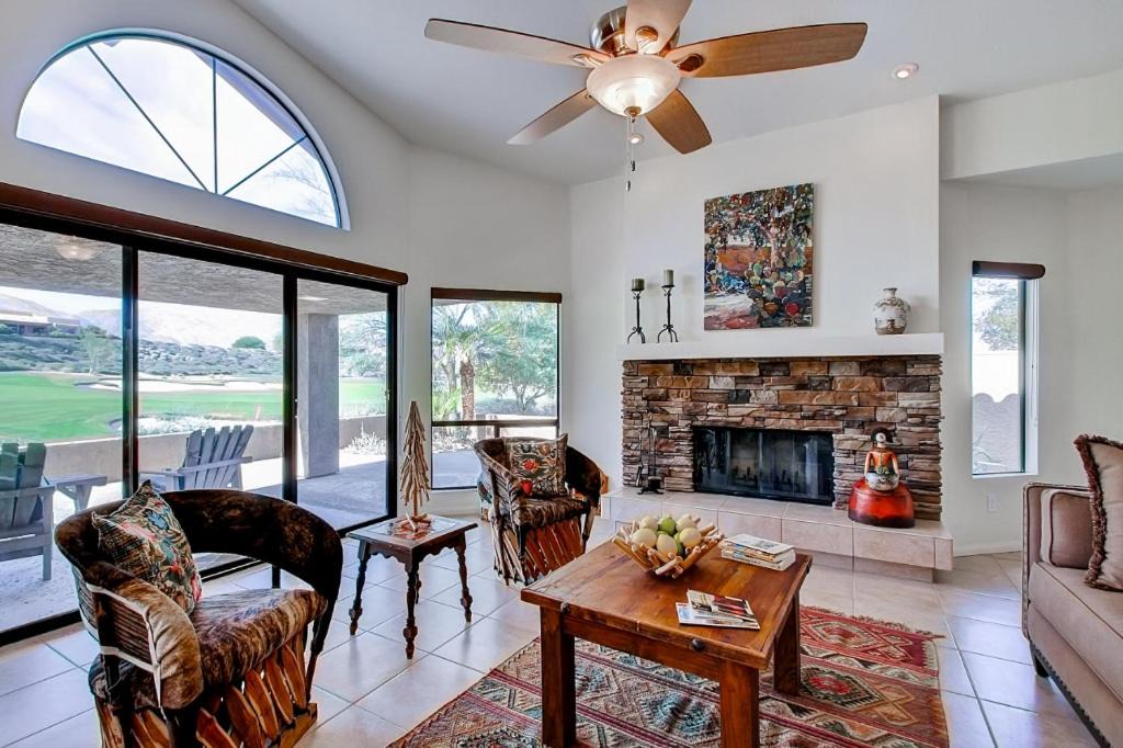 Borrego Springs House | Country Club Home: 2 BR, 2 BA + Den ~ 1 Mi to Golf
