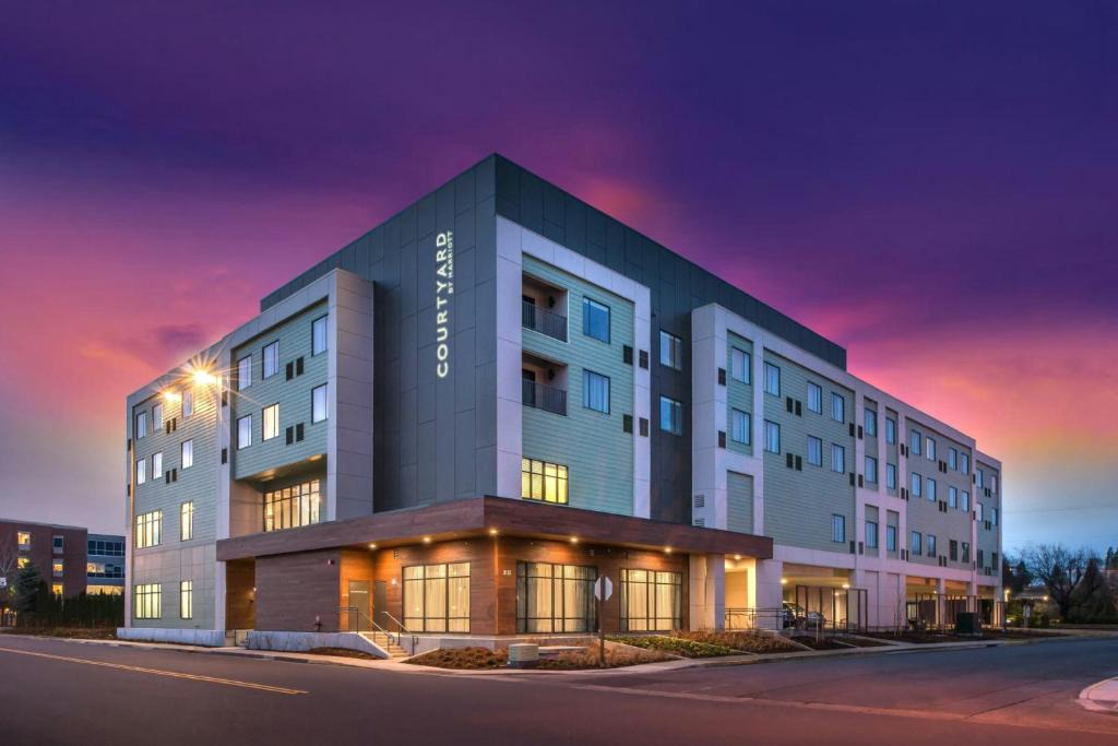 Harlow Hotel | Courtyard by Marriott Eugene Downtown