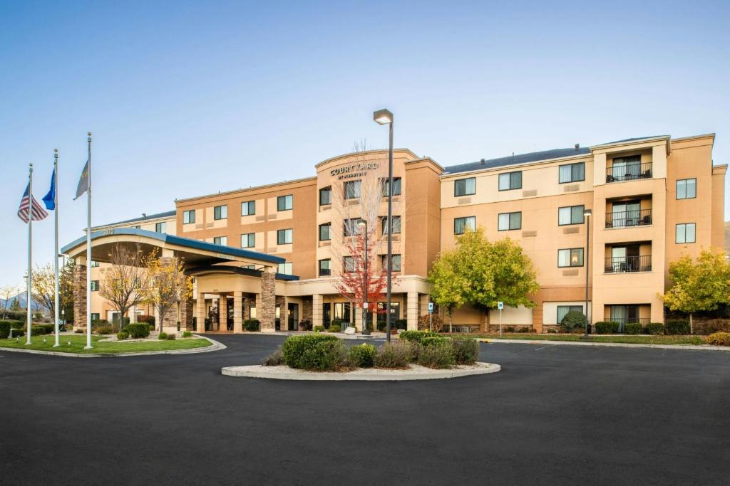 Carson City Hotel | Courtyard Carson City