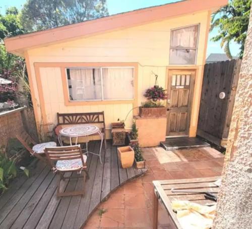 Albany Apartment | cozy 1 bedroom cottage in Albany