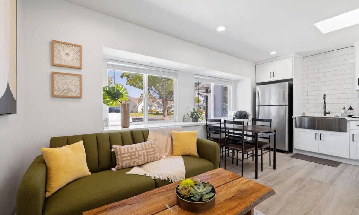 Garden Grove Apartment | Cozy 1bd 1ba Sleeps 3 Close to Disney