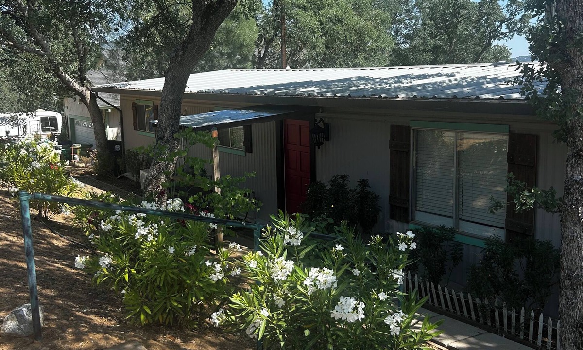Clearlake House | Cozy 2-bedroom home in amazing Clearlake with AC, WiFi,