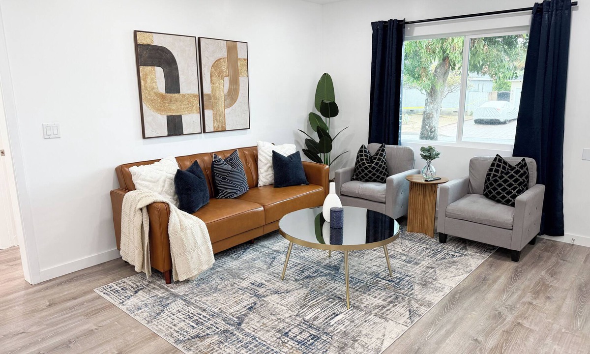 East Whittier House | Cozy 2 bedroom house. 12 miles to Disney. 24 miles to SoFi Stadium.
