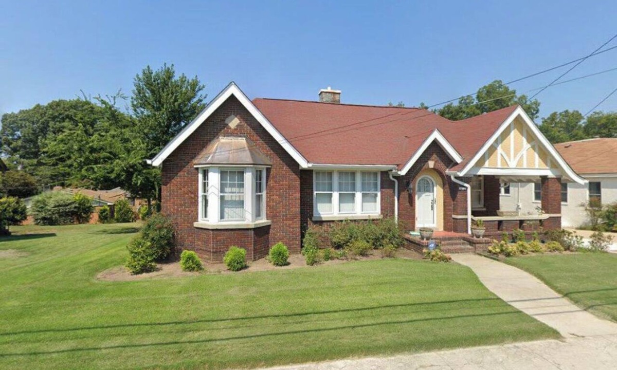 Dyersburg House | Cozy 2-bedroom house in welcoming Dyersburg with AC