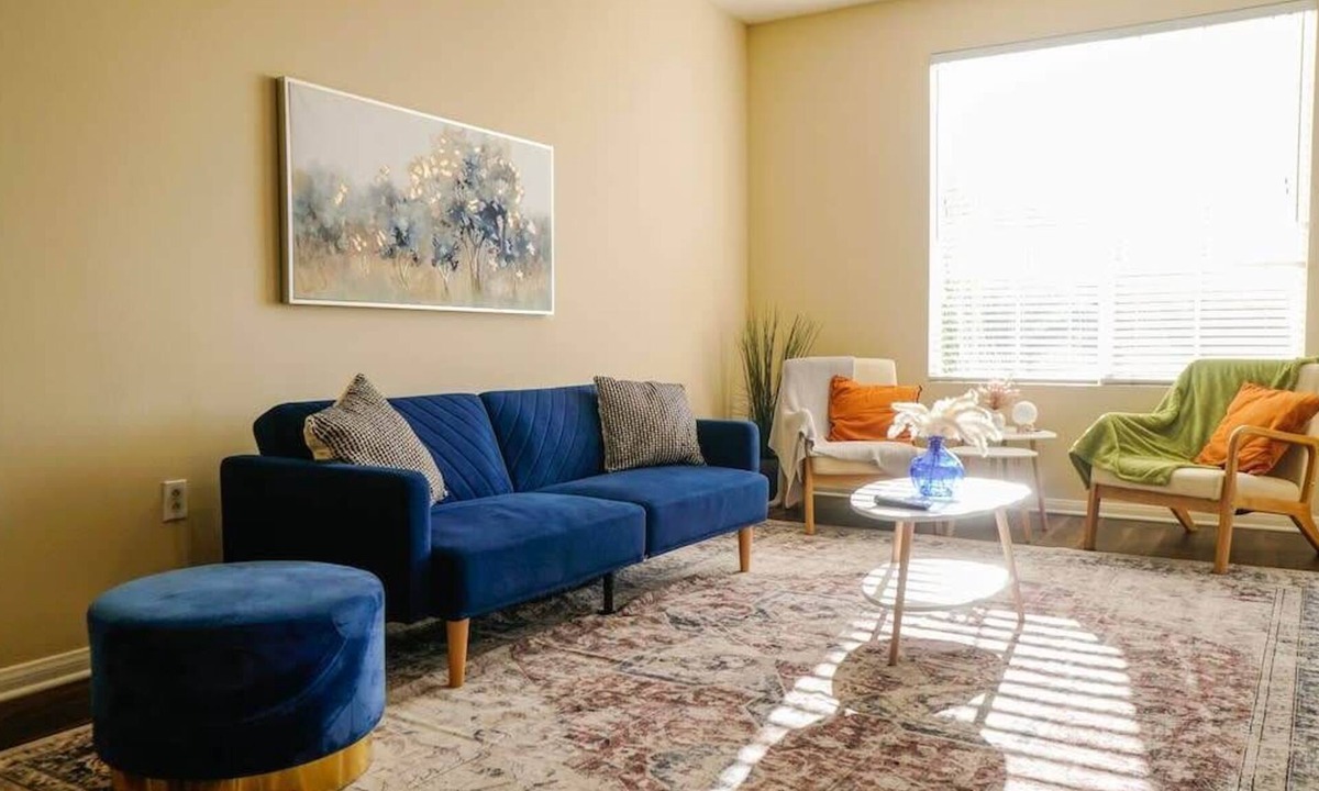 Orange Apartment | Cozy 2-BR Home 10min to Disneyland (Pool+Hot Tub+GYM)