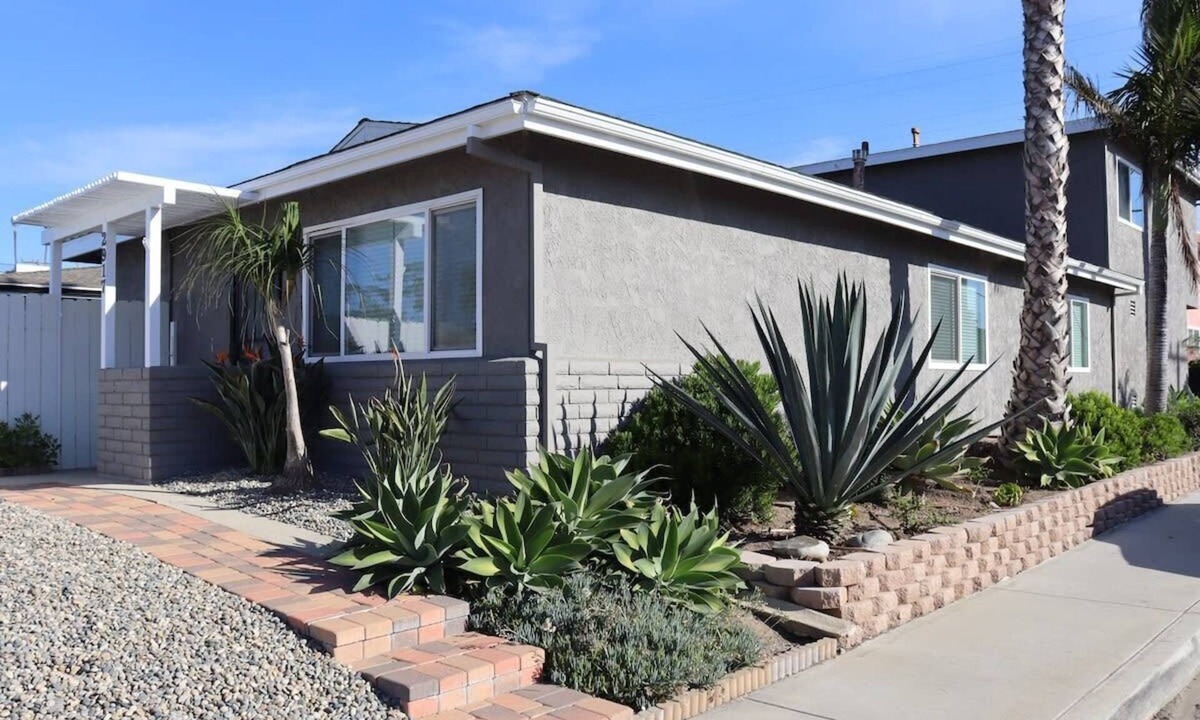 San Clemente House | Cozy 2BR Beach & Golf Retreat