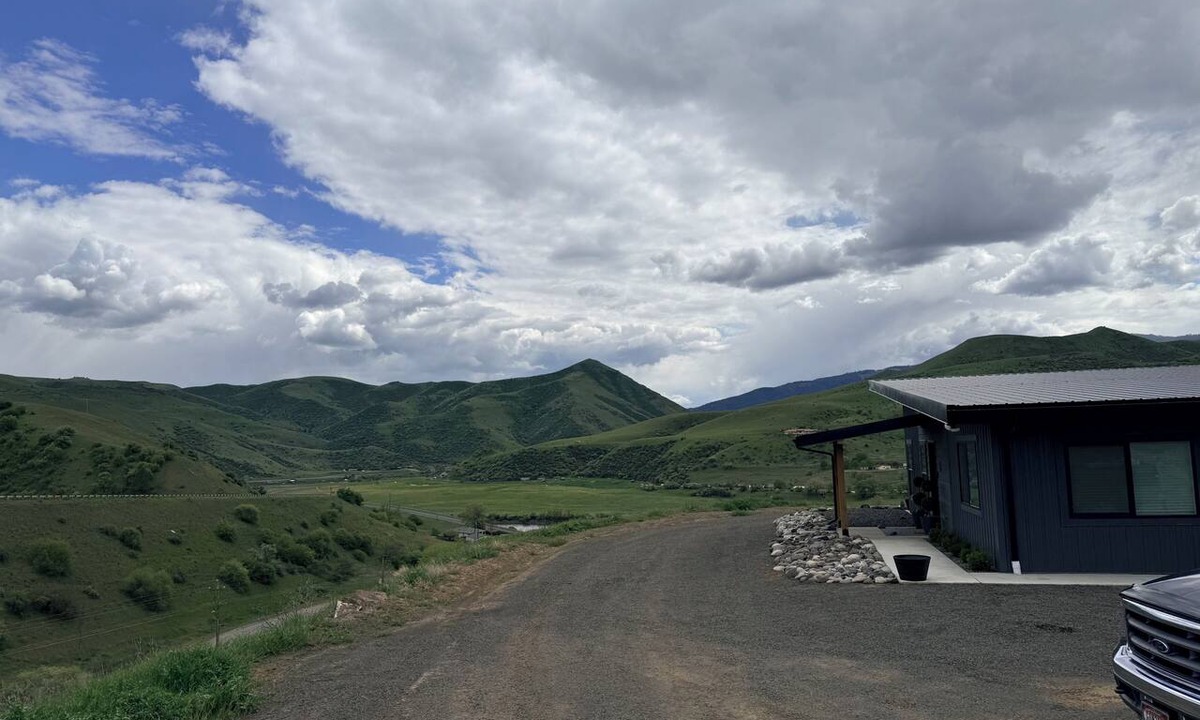White Bird House | Cozy 3 bedroom 2 bath home in White bird,Idaho.