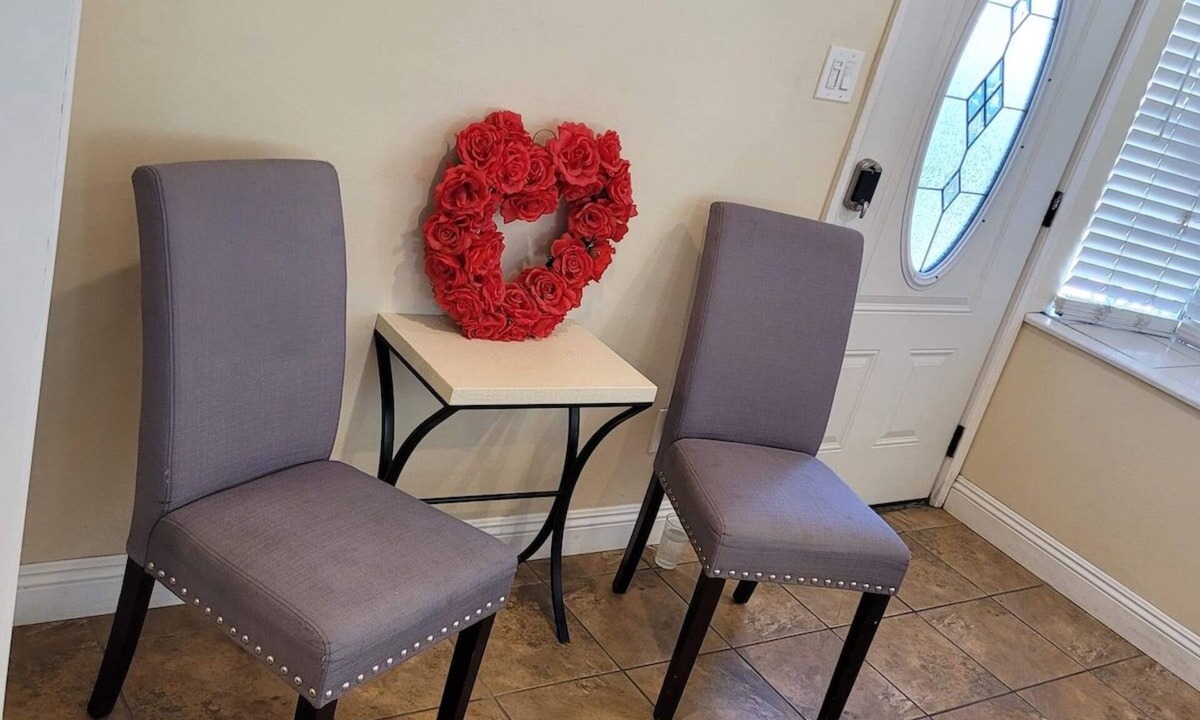 South Gate House | Cozy 4bds*, Close2Everything, Free Parking (1 car)/Wifi, 15min to everything